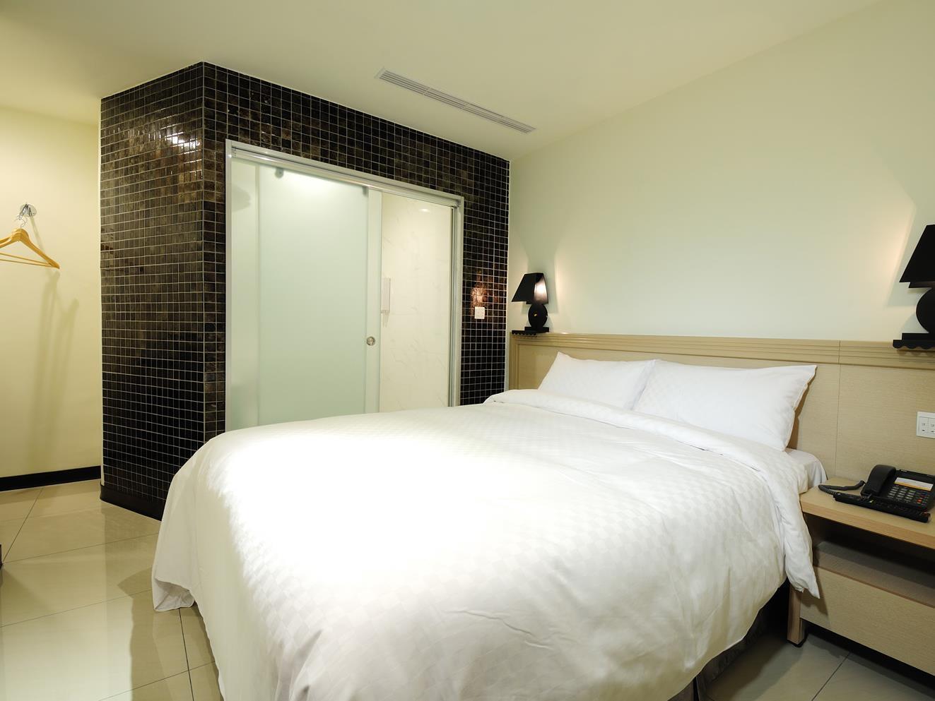 Bravo Hotel Taichung Buitenkant foto
