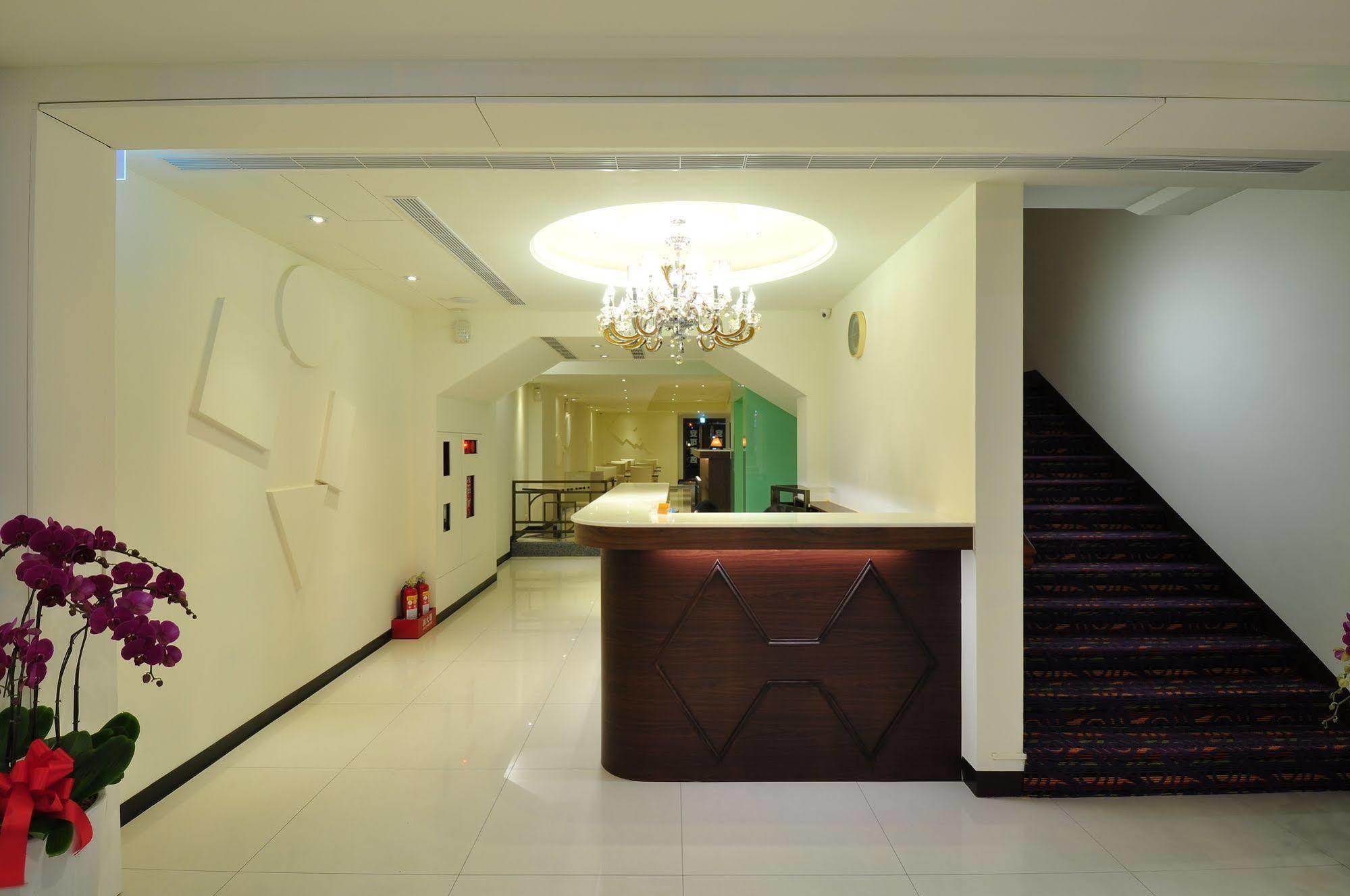 Bravo Hotel Taichung Buitenkant foto