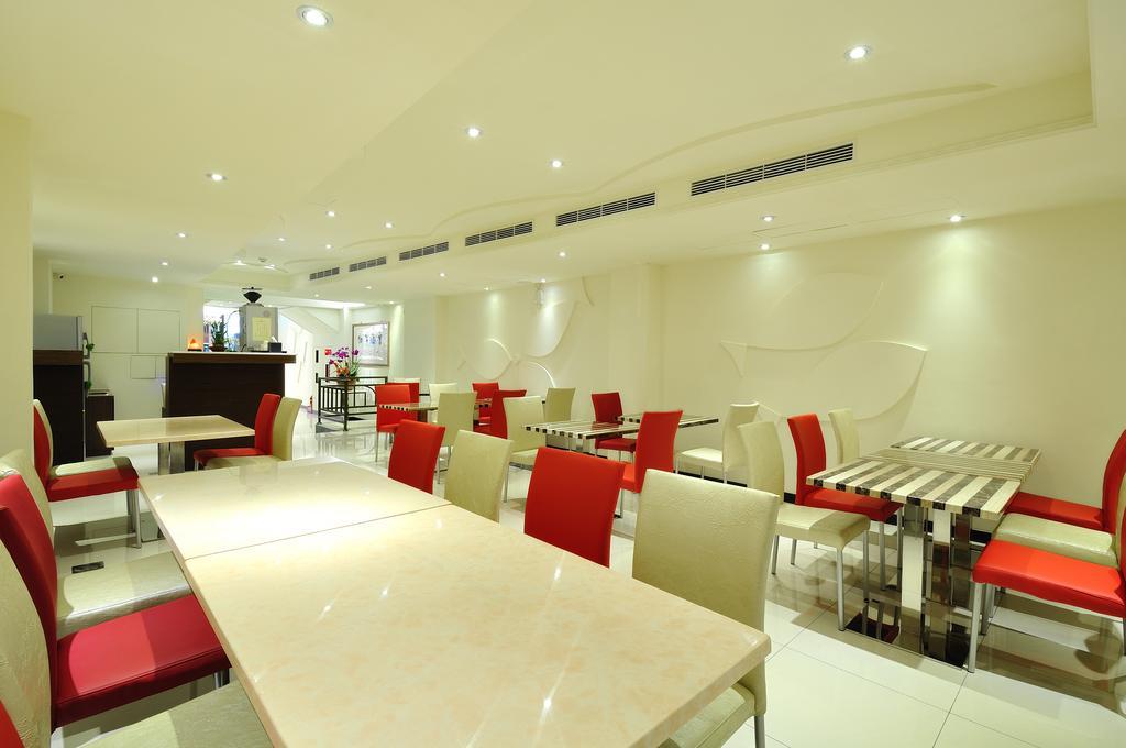 Bravo Hotel Taichung Buitenkant foto